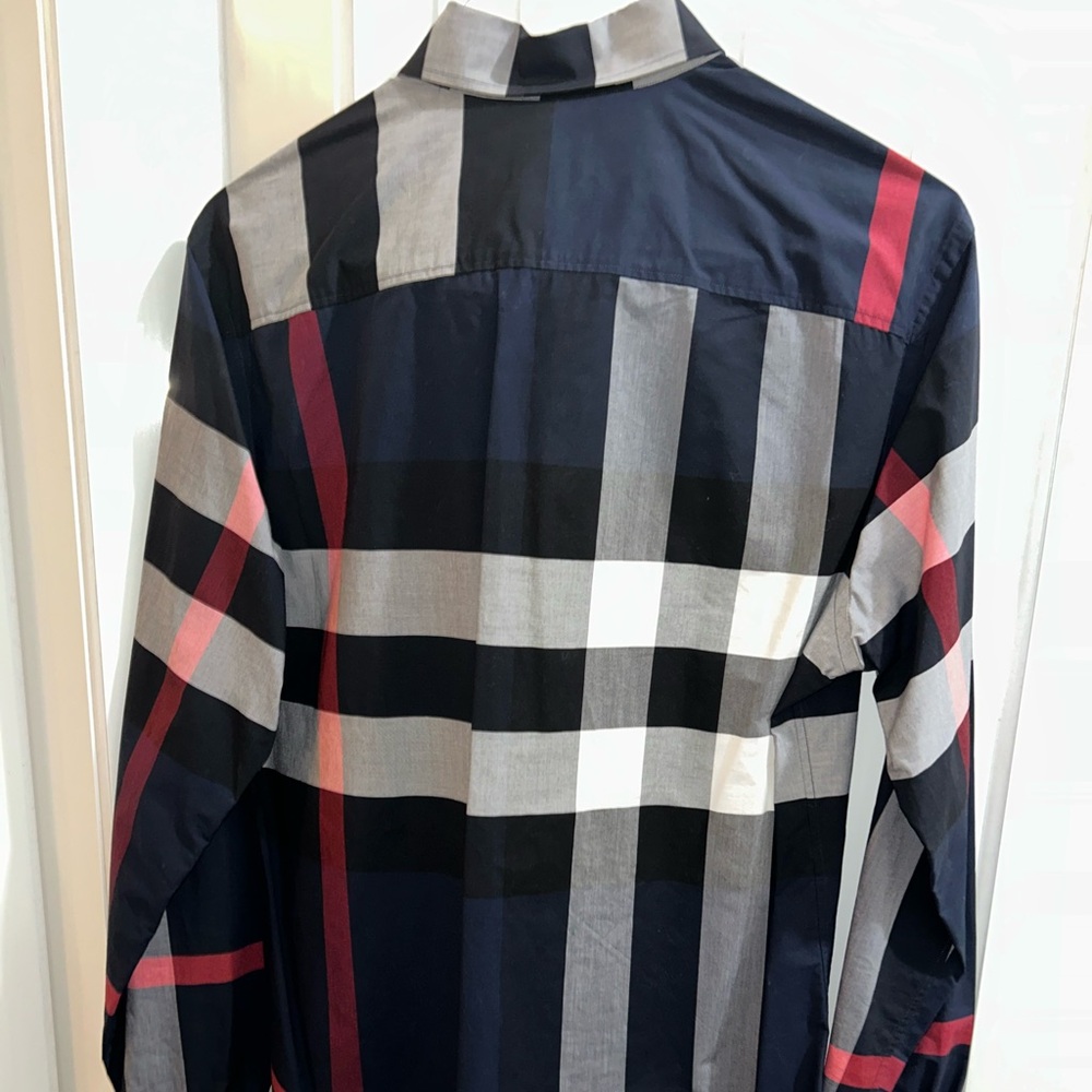 Burberry Button Up ๐๐๐งต - Picture 8 of 11